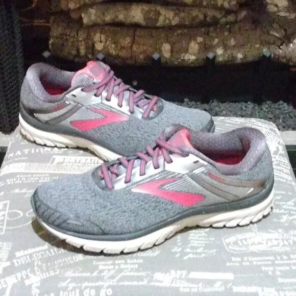 Women Brooks GTS 18 Sneakers - Picture 1 of 5